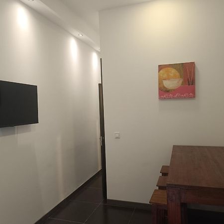 Family Delux Center Apartment Мадрид Екстериор снимка